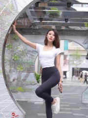 《快穿:穿成反派后成了团宠》